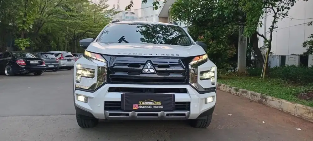 MITSUBISHI XPANDER CROSS AT 2023 PUTIH MUTIARA