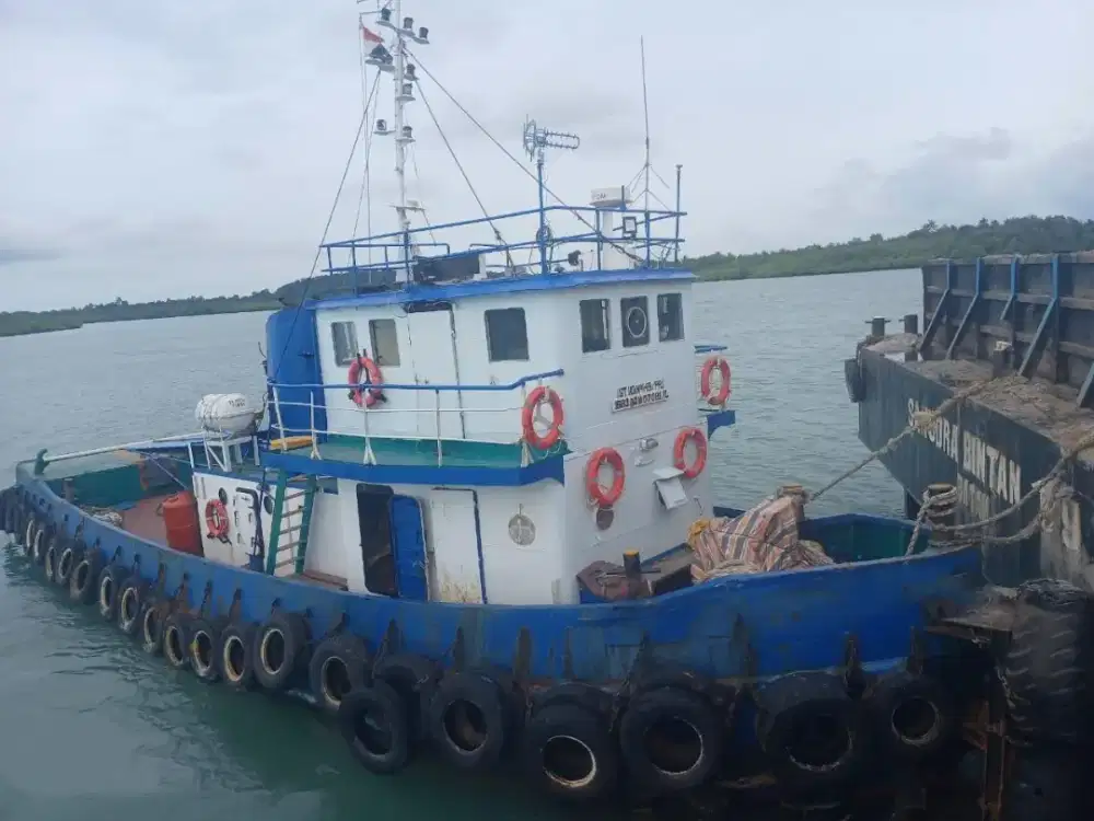 Di Jual Kapal Tongkang 1 Set 230 Feet Tahun 2009