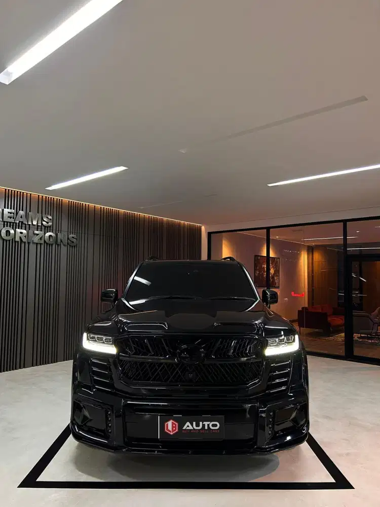 Toyota Land Cruiser LC300 VXR 2024 LC 300 Hitam B54YKU Km11rb Nik 2023