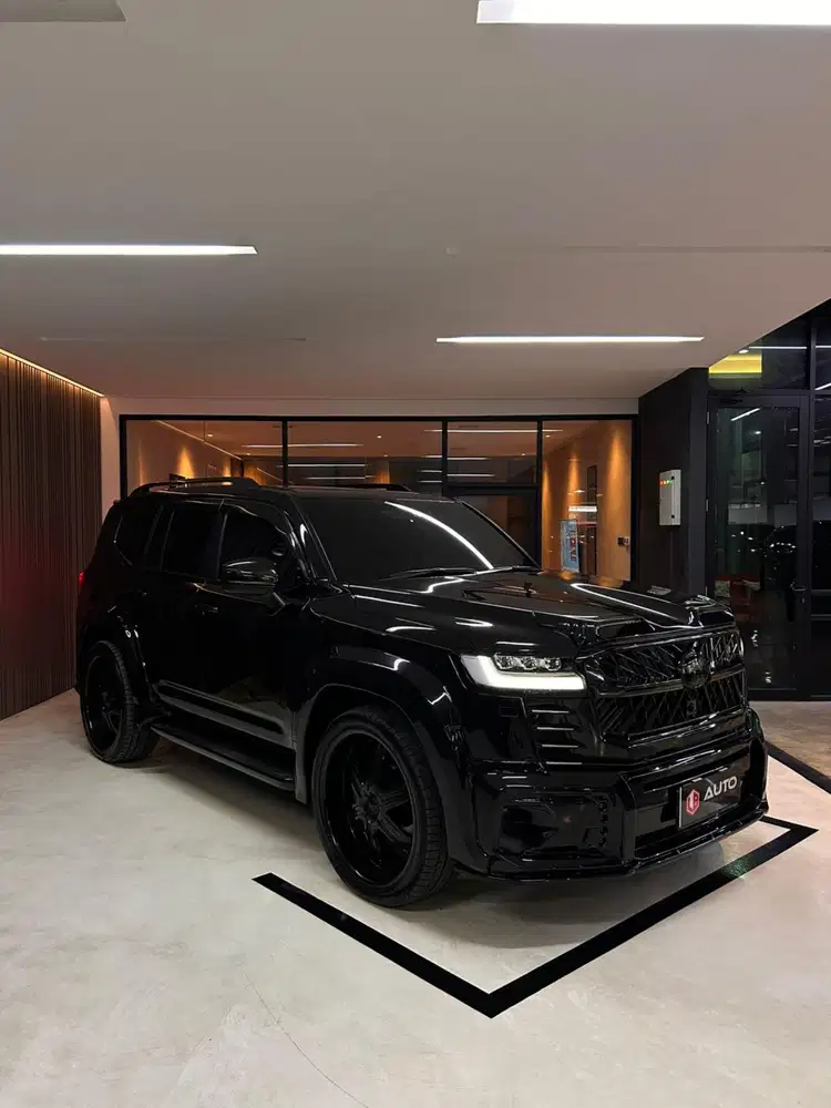 Toyota Land Cruiser LC300 VXR 2024 LC 300 Hitam B54YKU Km11rb Nik 2023