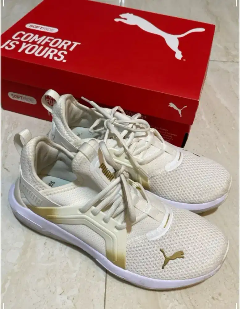 SEPATU WANITA PUMA SOFTRIDE ENZO 5 METALLIC WARM WHITE
