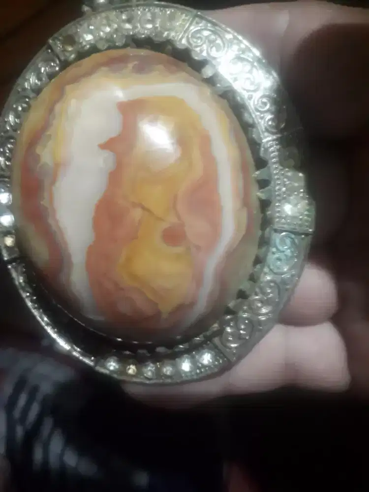 Batu gambar anak ayam natural