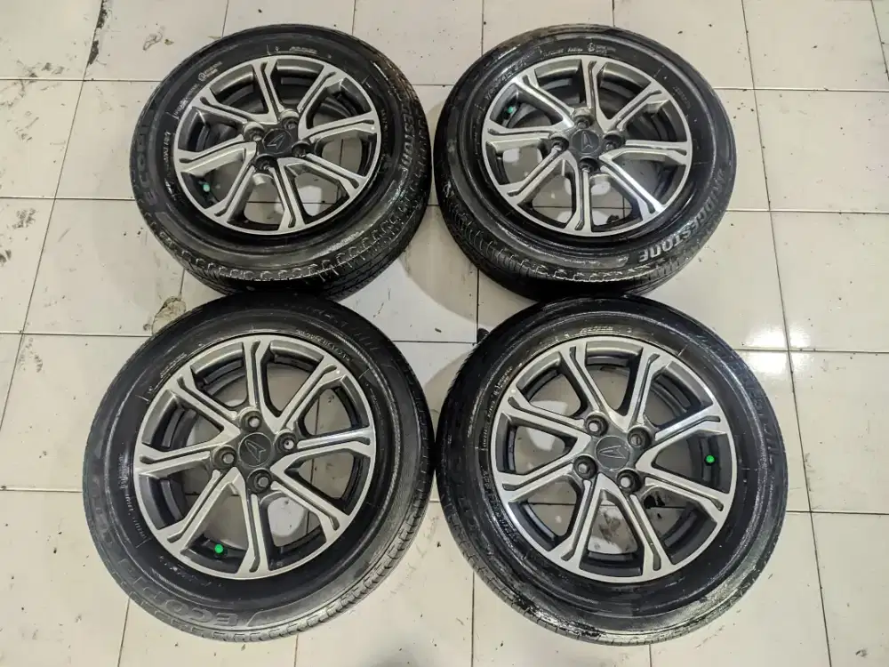 R14 Original New sigra+Ban Bridgestone 80%