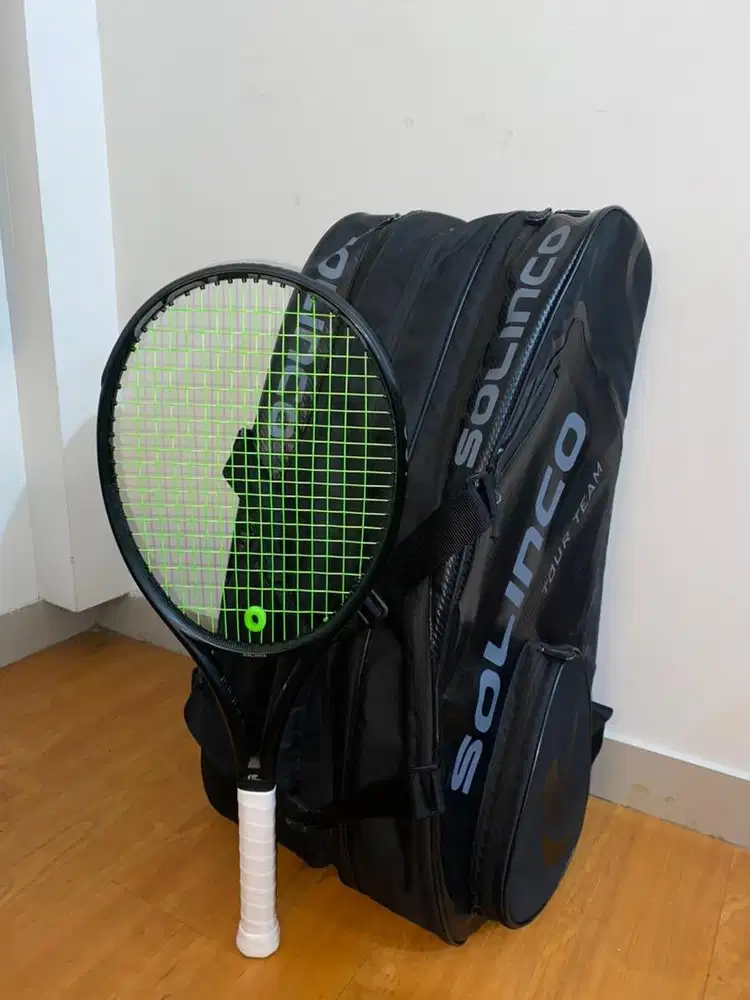 ALL IN FULL Raket Tennis Solinco Blackout 300 + Solinco Tour Team Bag