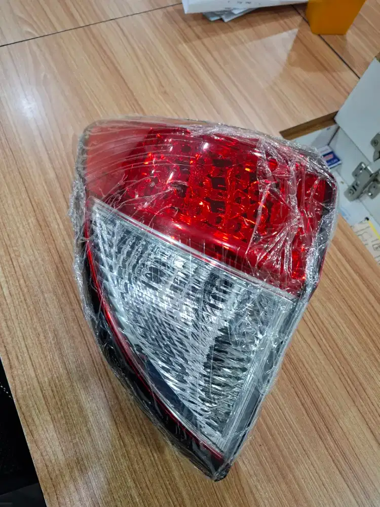 Lampu belakang kiri HRV