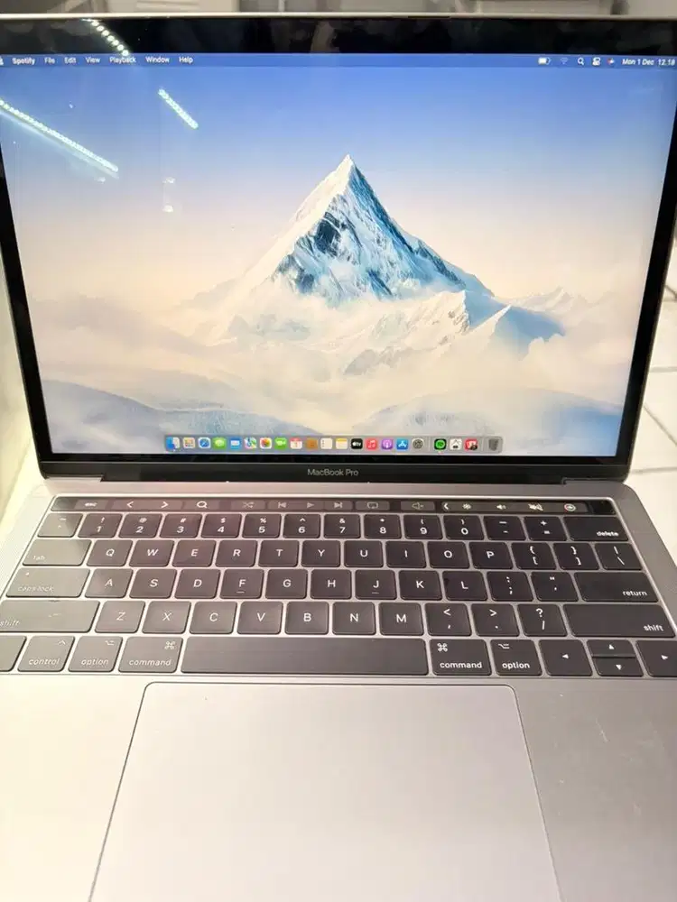 Jual bu macbook pro 2017 13 toucbar