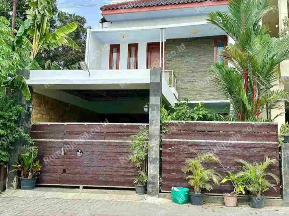 Rumah mewah 2 lantai samping pakuwon mall sangat strategis