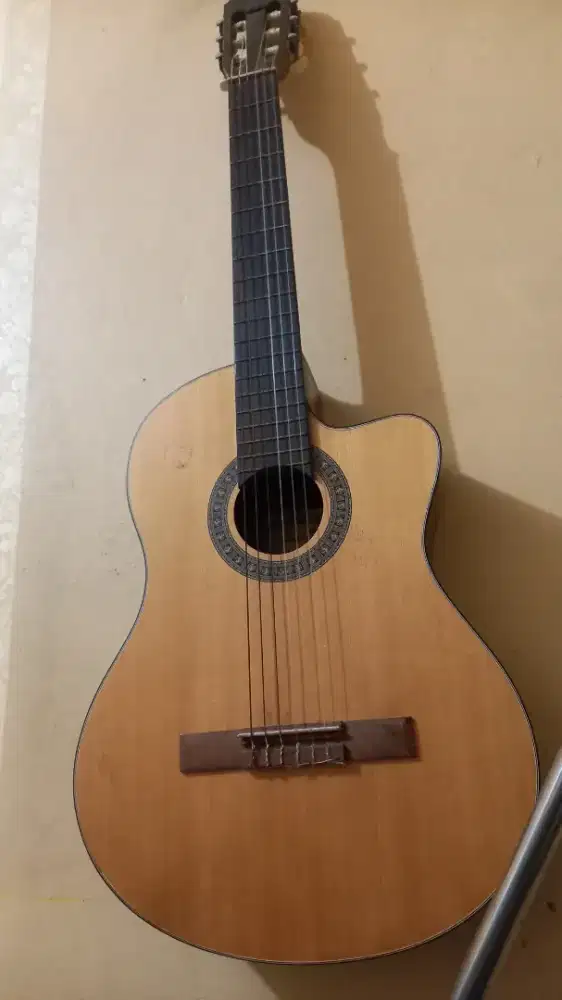 Gitar akustik cowboy