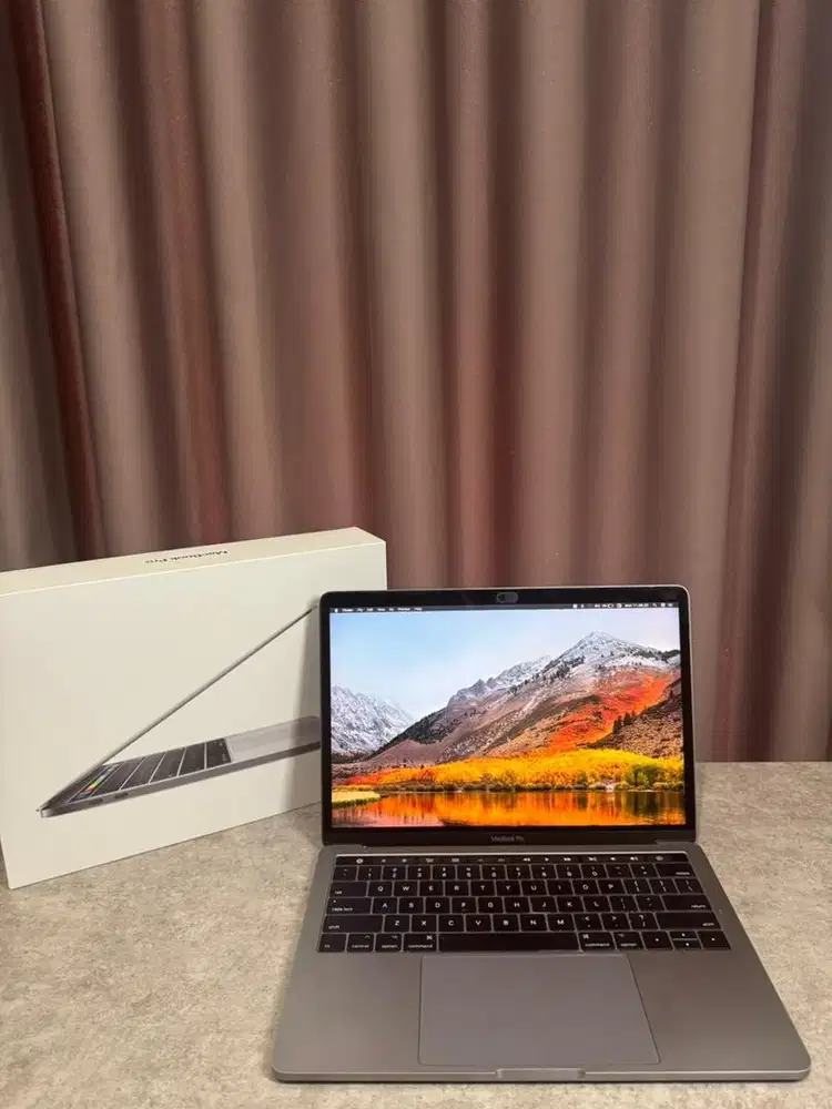 Macbook Pro 2017 256gb Touchbar IBOX Fullset Original MULUS