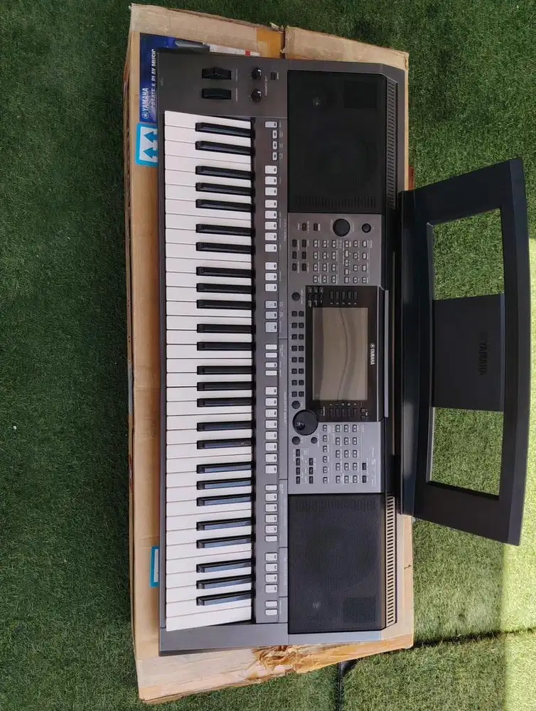 Yamaha psr s770 kondisi mulus dan normal