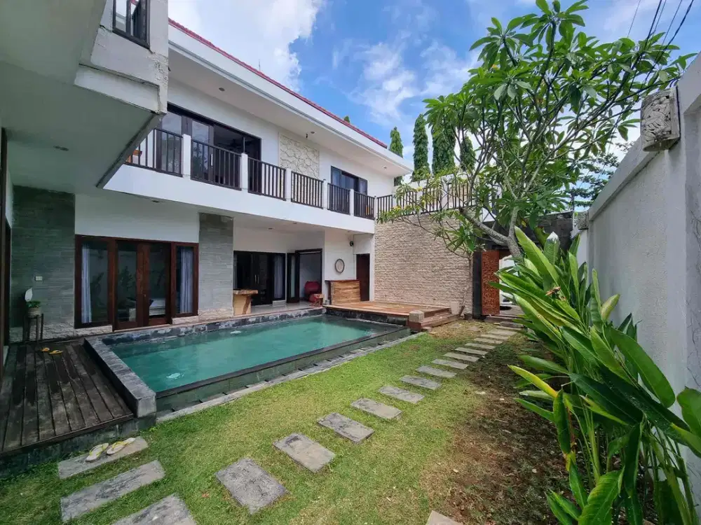 Dijual Atau Disewakan Villa Mewah di Taman Mumbul Bali