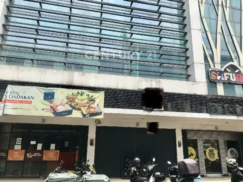 Ruko 3 Lantai Di  Cikarang Central City Sekat Dengan Jalan Besar