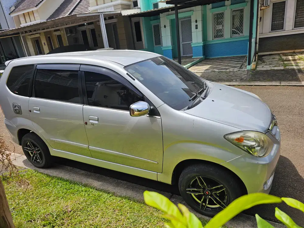 Jual Daihatsu Xenia Li VVT-i 2010
