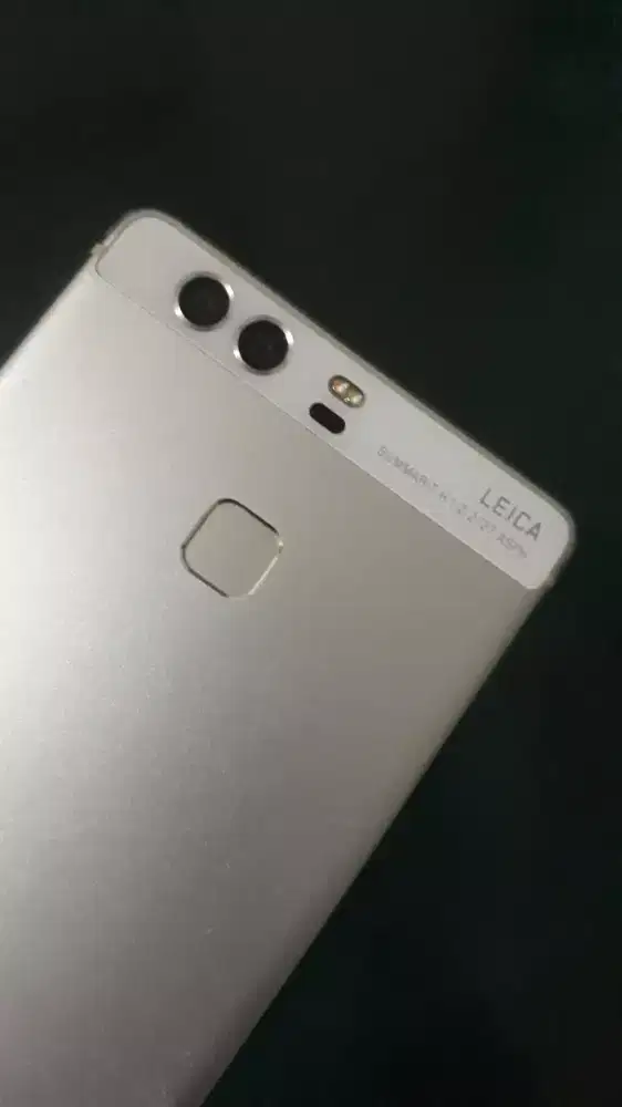 Jual hape Huawei p9 plus LEICA ram 3/32 normal minus ada tompel dikit