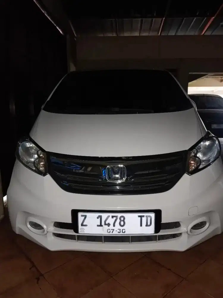 Bismillah numpang jual Honda freed PSD no. Z. Cms. Putih. 2013