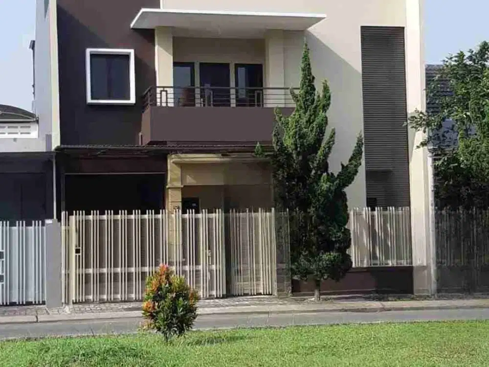 Dijual rumah luas siap huni di Singgasana Pradana