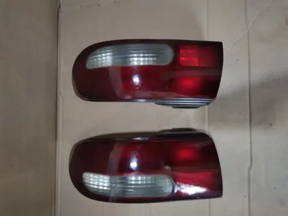 stop lamp dan garnis sedan timor