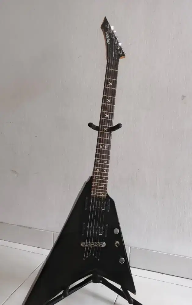 Gita radix flying v Azis ms(Jamrud)