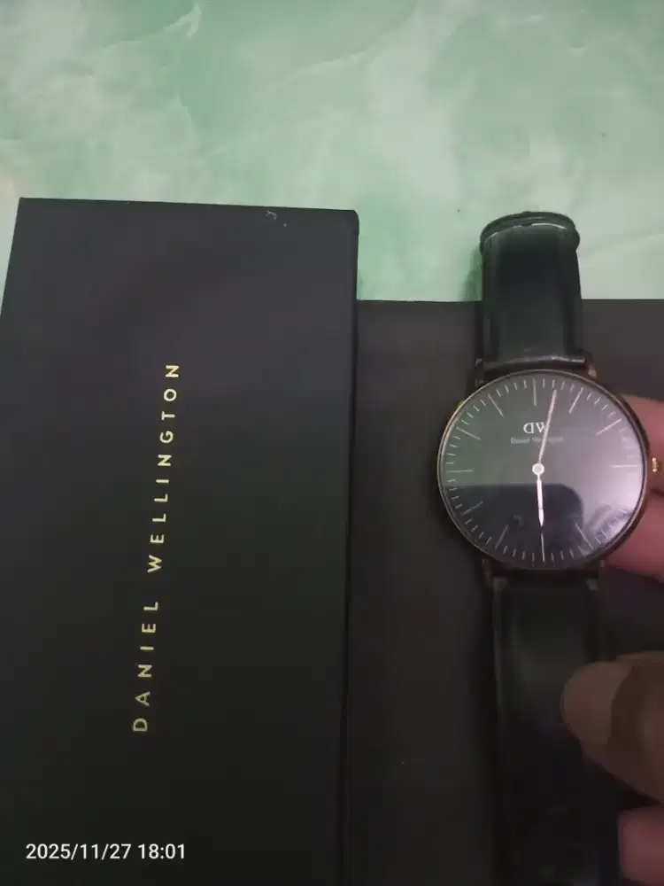 Jam tangan Daniel wallington