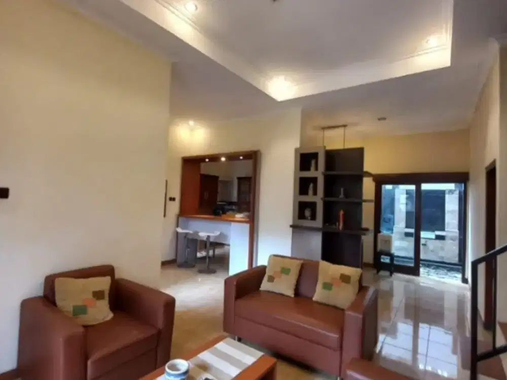 DIJUAL MURAH RUMAH MEWAH DAN PERABOTANNYA DEKAT UII YOGYA