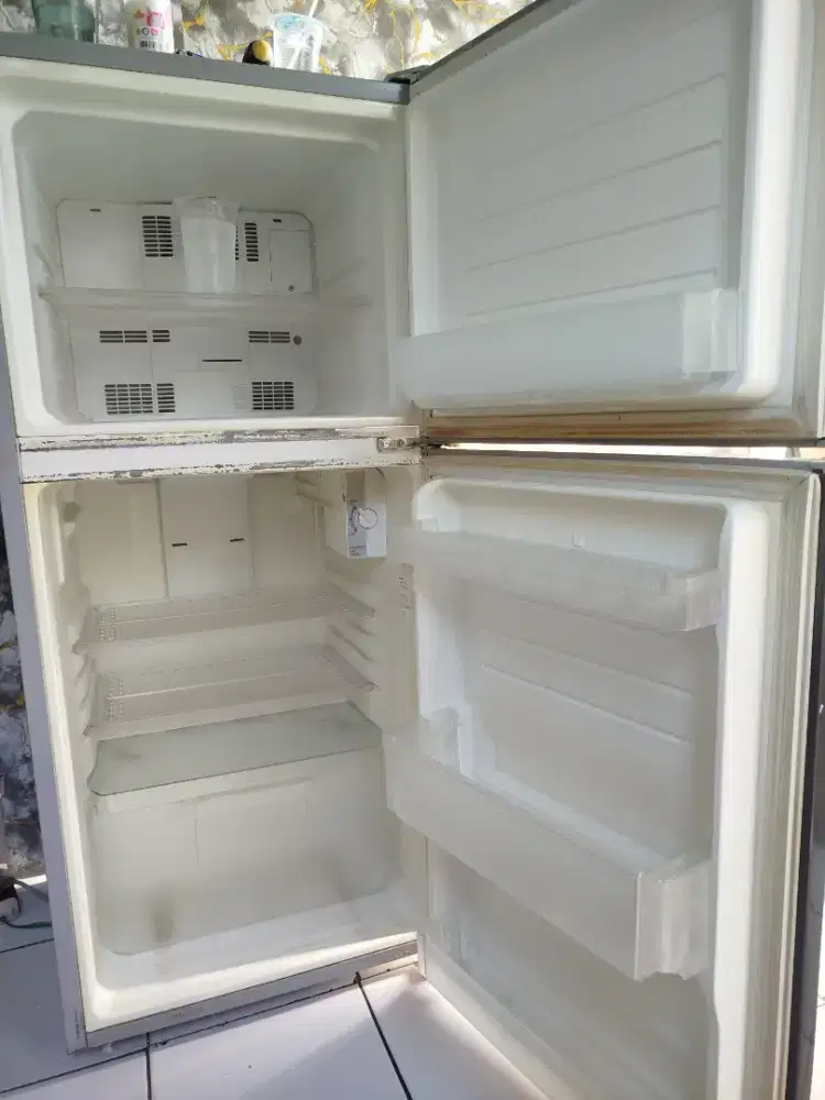 Kulkas 2 pintu sharp