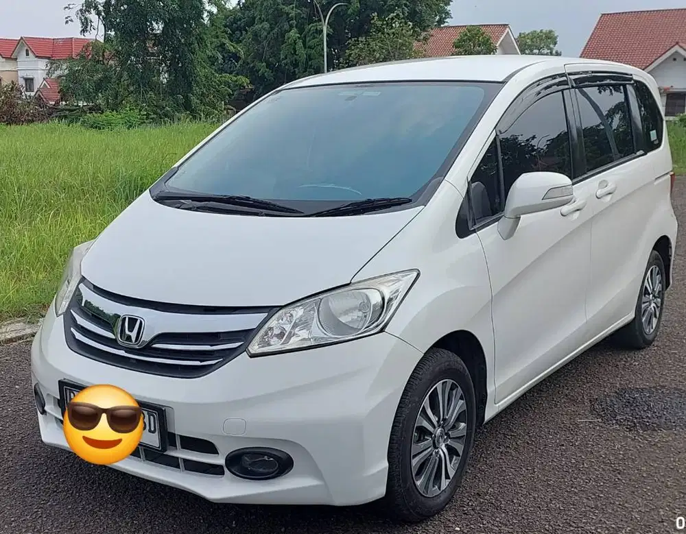 HONDA FREED SD AT 2013 PEARL WHITE