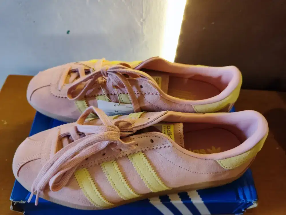 Sepatu Adidas Bermuda original. Size 40