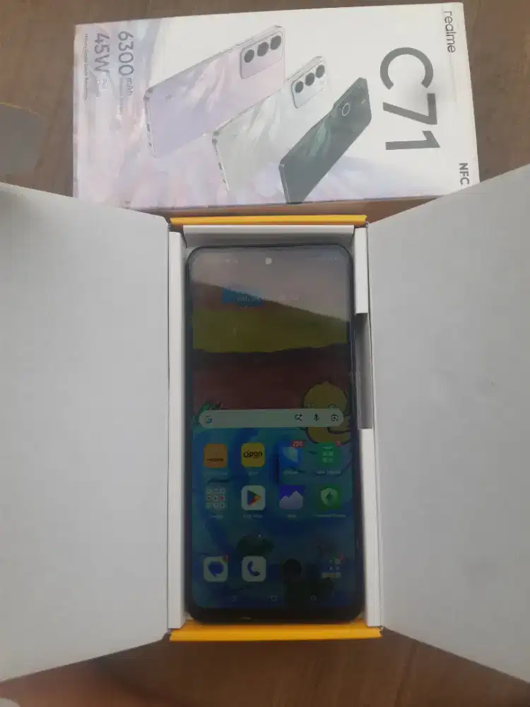 Realme C71 Black (4G) LTE 8+8/128 Gb NFC Fullset Garansi 9 Lagi