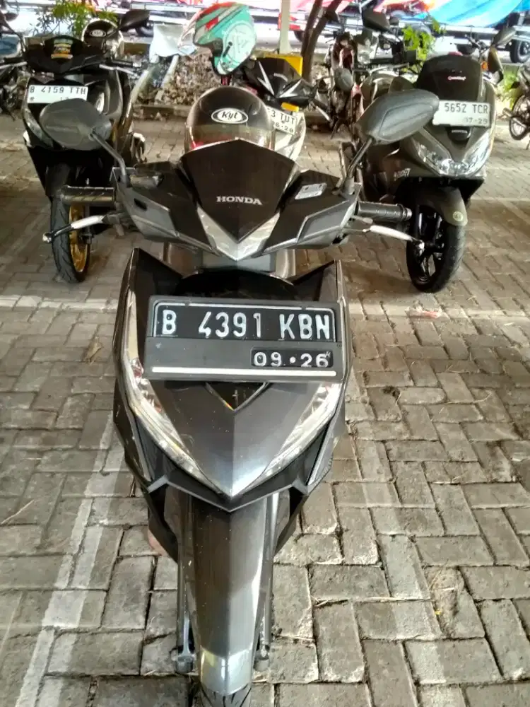Di jual vario 125 LED old iss tahun 2016 BLN 9  plat Bekasi kota