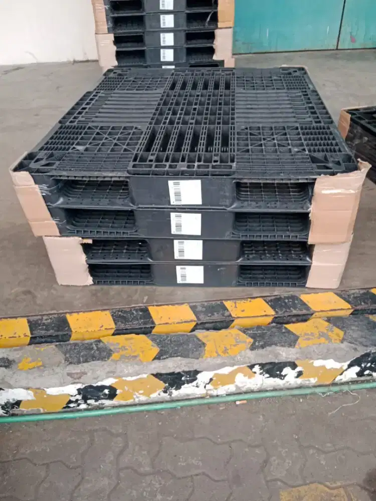 Pallet plastik bekas siap kirim
