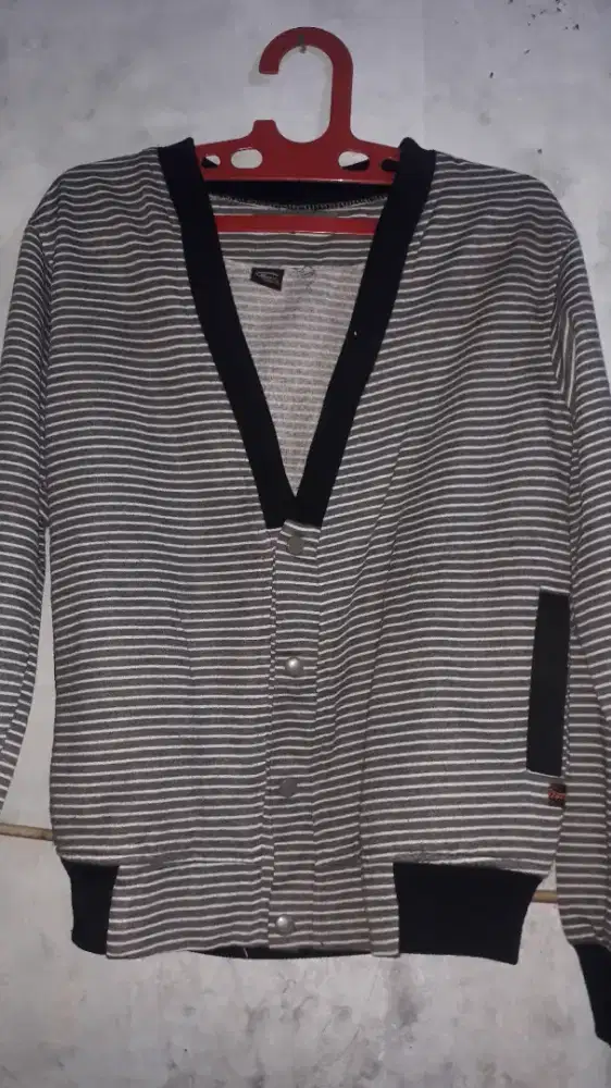 Sweater / cardigan bahan adem