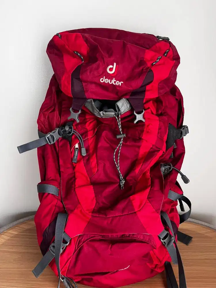 Tas Gunung Deuter Futura Vario 45 + 10 Liter