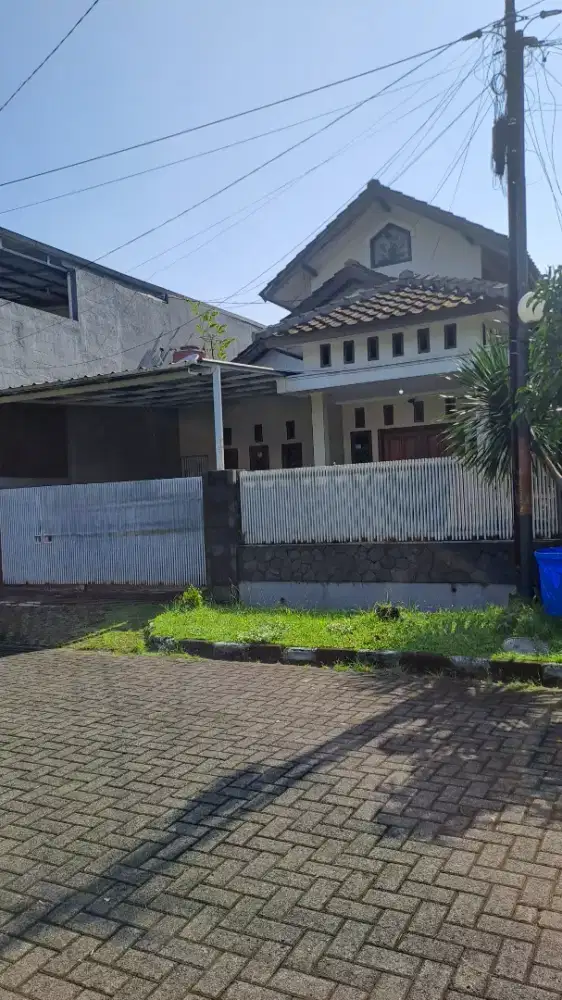 Rumah bagus siap huni di Komp gading regency buah batu soekarno hatta