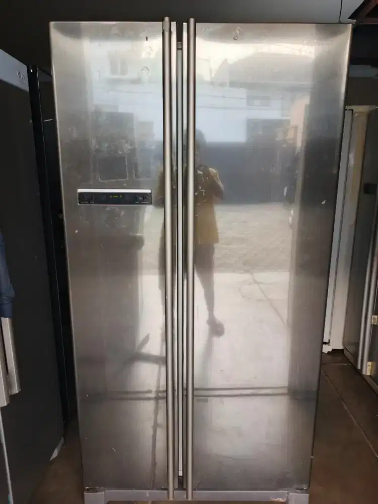 Kulkas Mewah Side By Side Series Silver Edition