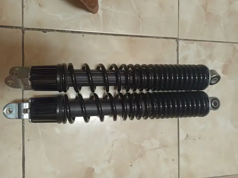 Skock belakang PCX 160