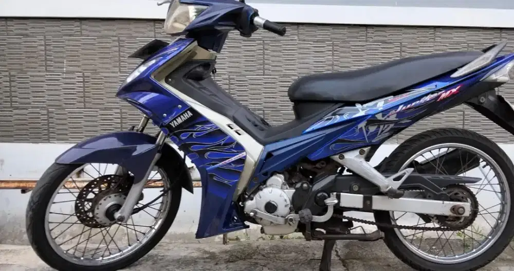 Jupiter jual cepat murah 3,8jt tidak nego,mesin halus,pemakaian cewe