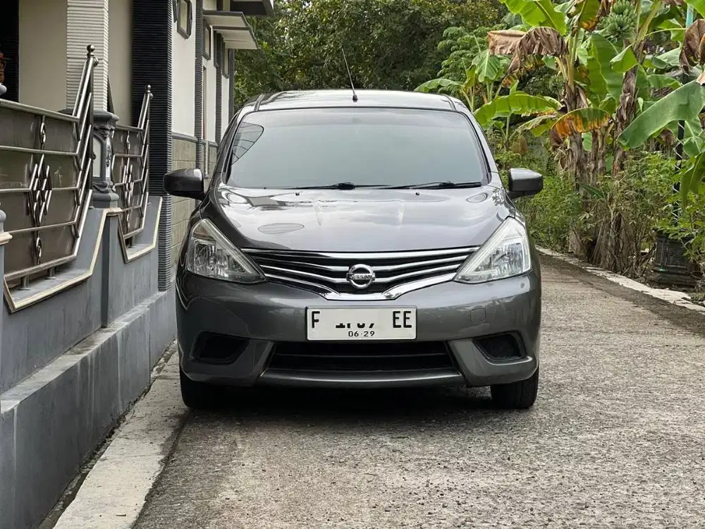 Grand Livina 2014 tipe new facelift SV 1.5 Manual Transmision