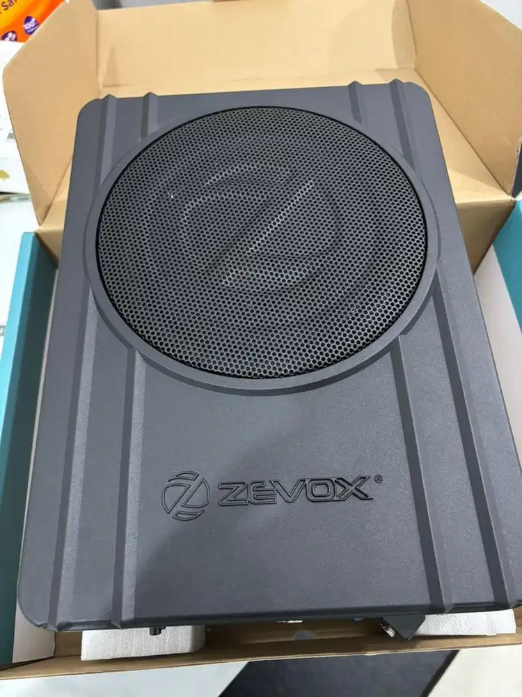 Sub kolong Zevox 8 inch