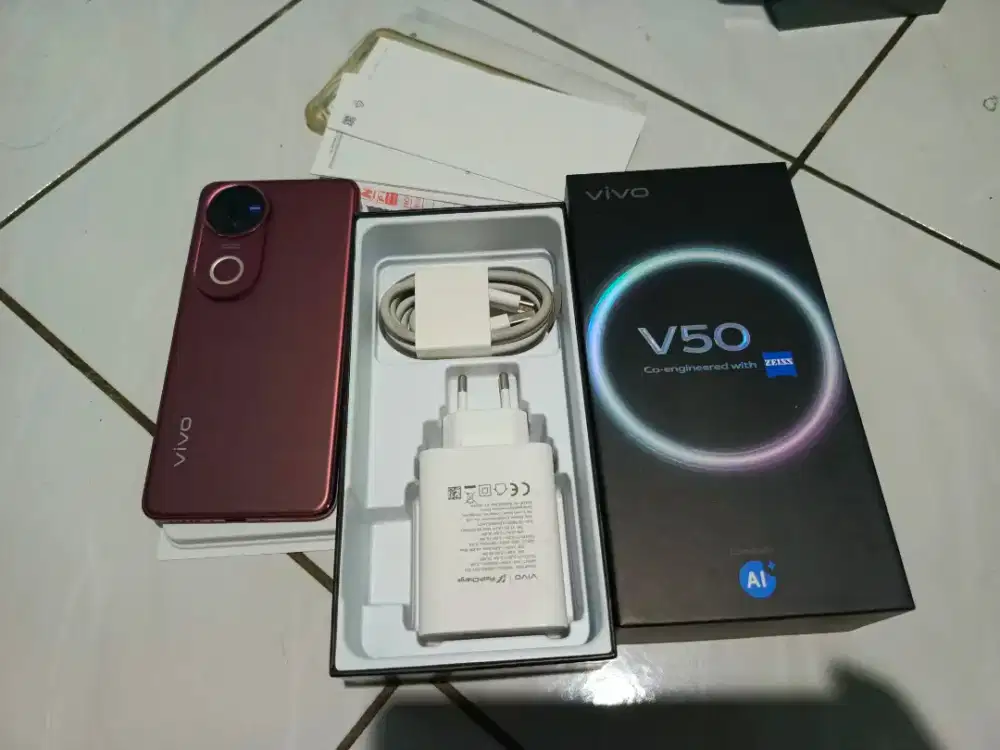 Vivo v50 ram 12/256 gb second fullset ori