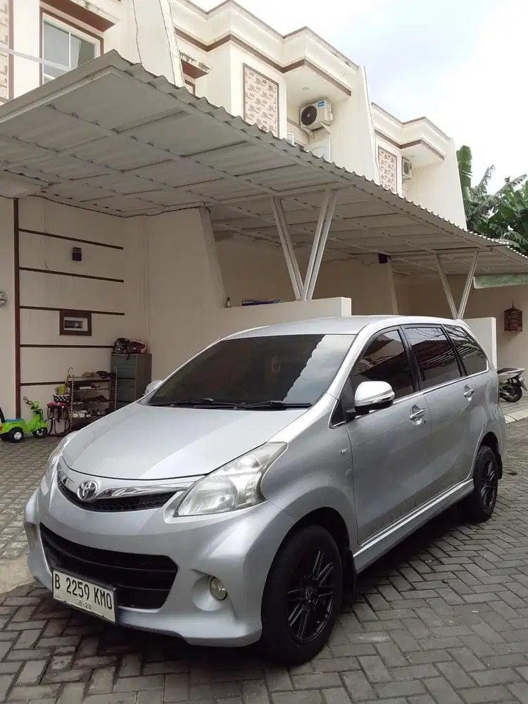 Toyota Avanza Veloz 1.5 At 2015 (Murah)