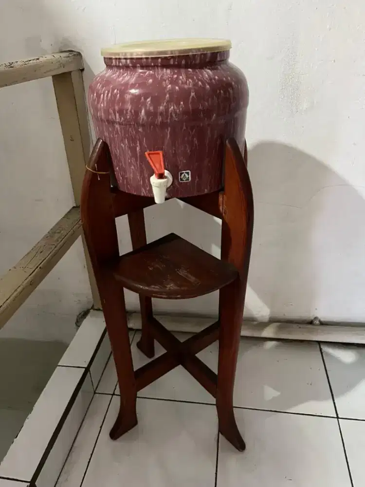 Dispenser guci keramik