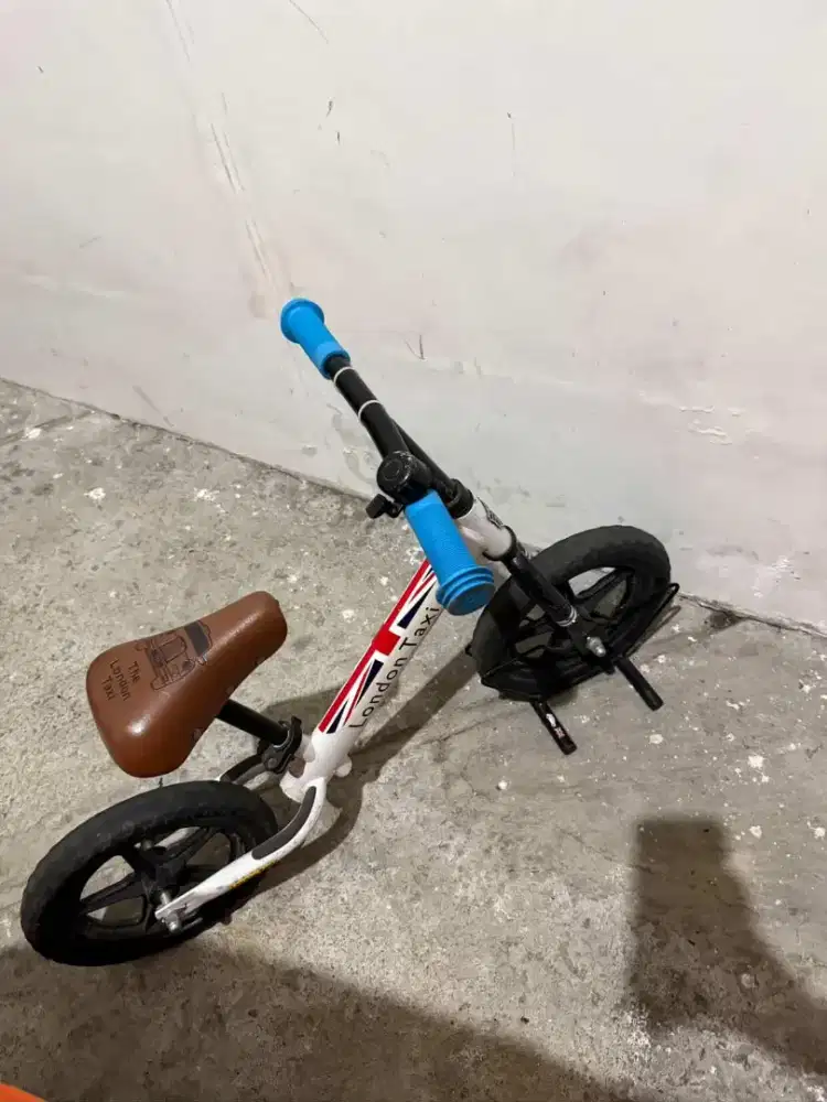 Sepeda Anak London Taxi Balance Bike 12 Inch - White