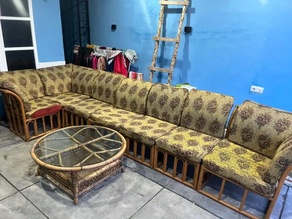 Kursi rotan full set + meja bulat