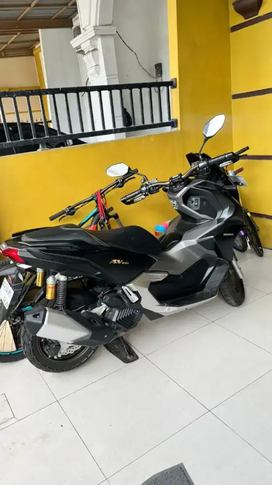 Honda ADV ABS black