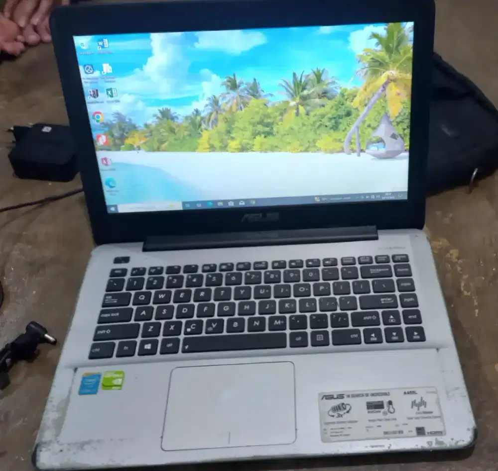 Jual Laptop Asus core i3 ram 8gb + SSD 256gb