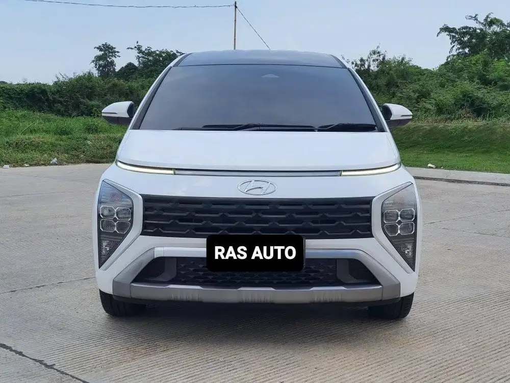 Hyundai Stargazer Prime 1.5 AT 2022 Putih Captain Seat
