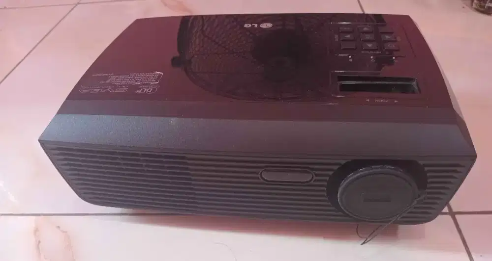 Proyektor LG BS 275 masih bagus dan normal harga net