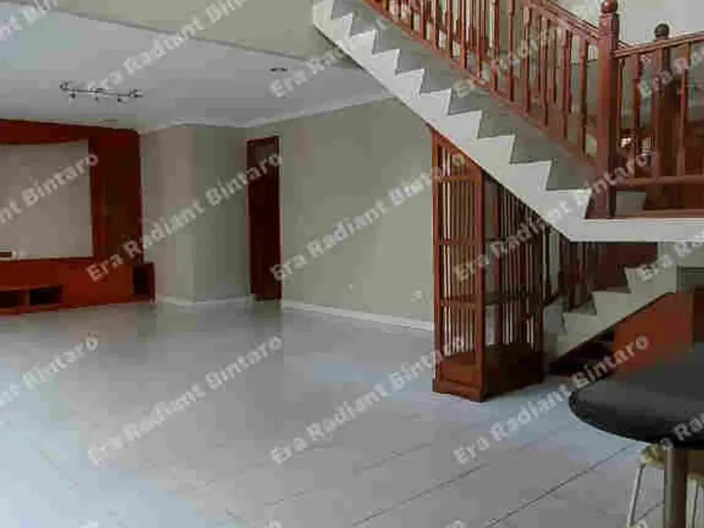 Dijual cepat Rumah 2 lantai murah di Komplek Puri Bintaro