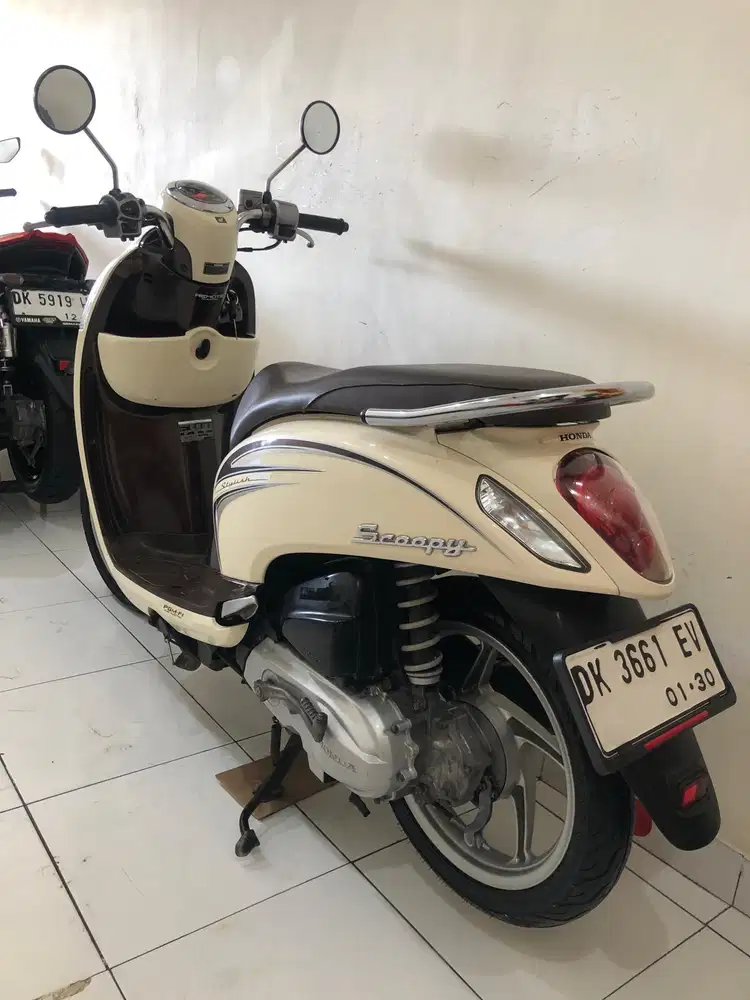 Honda Scoopy Pmk.2015 Cream!!