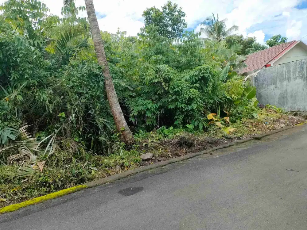 tanah luas 367m2 dibarat pasar pakem jl kaliurang, dr jl raya hanya 300 meteran